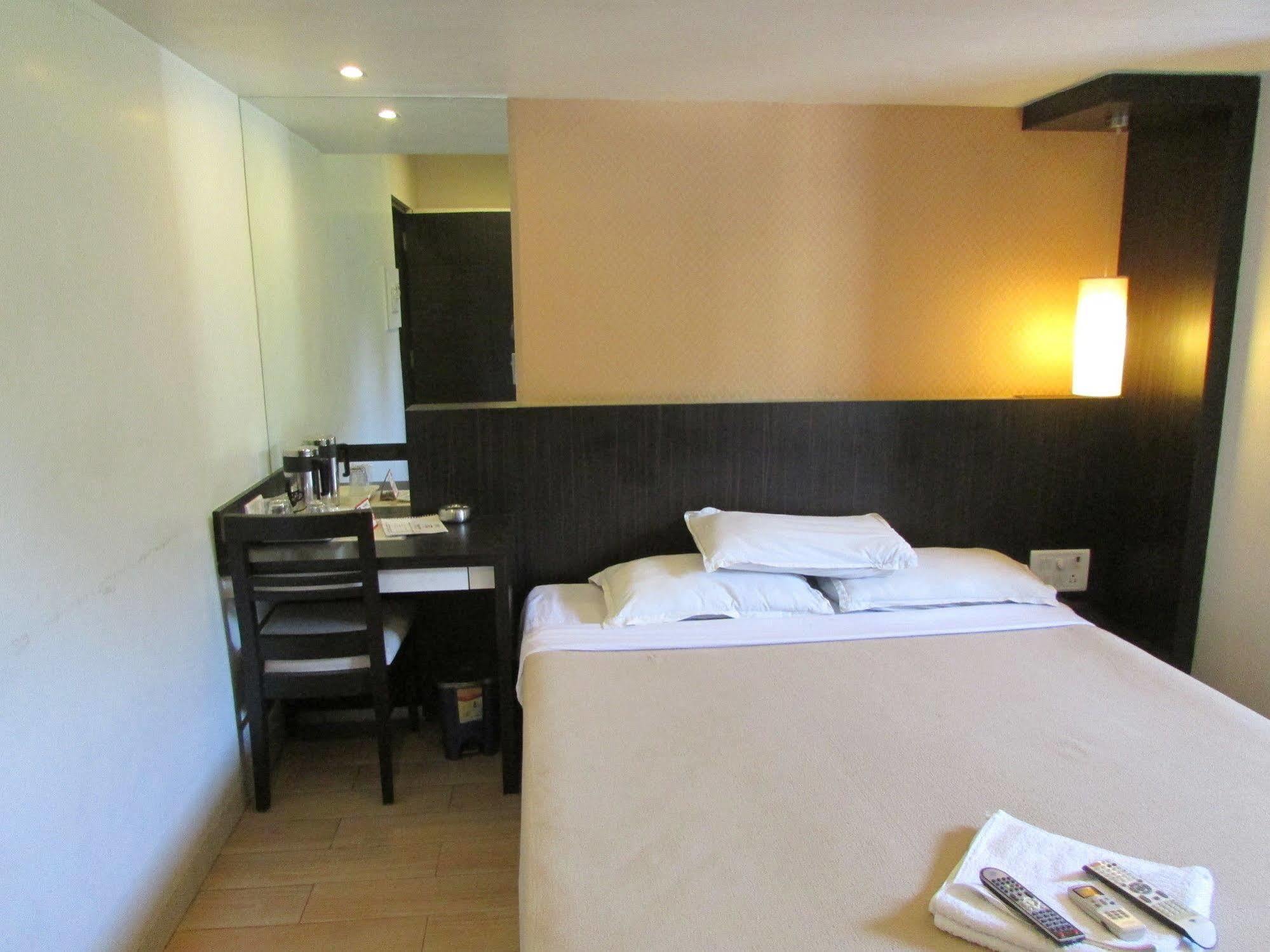 Hotel Mourya Residency Thane Exterior photo